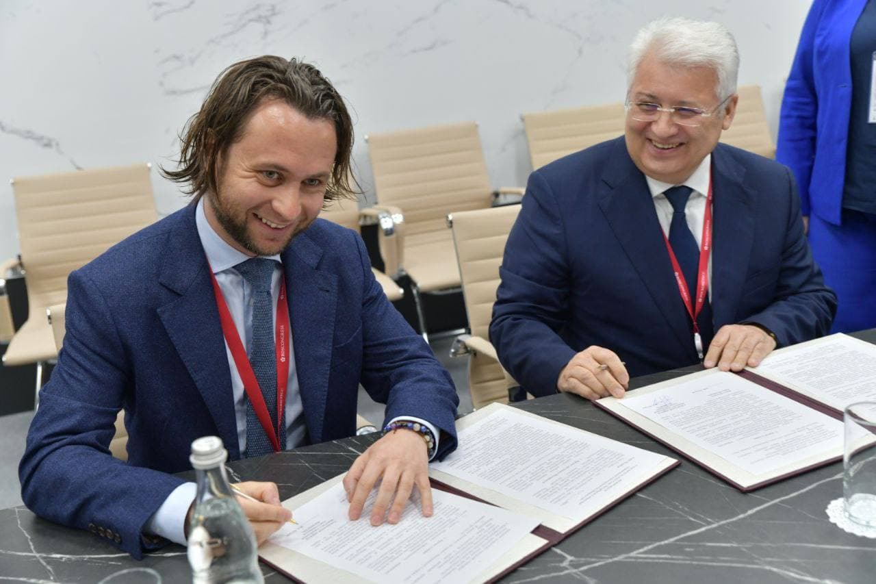 Подписали меморандум о сотрудничестве с Правительством Санкт-Петербурга