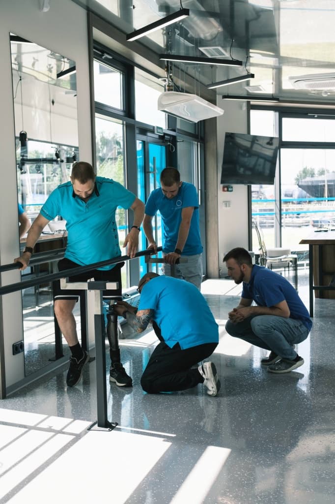 Компрессионное бинтование бедра