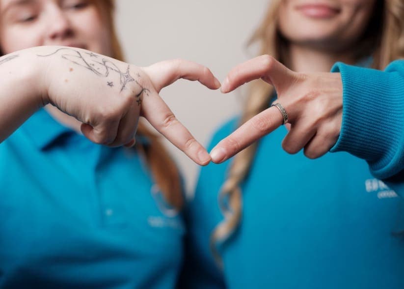 Как изменить номер банковской карты, на которую выдан сертификат для протезирования?