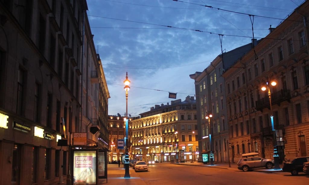 Малая Морская улица вечером. Фото: Andrey Filippov